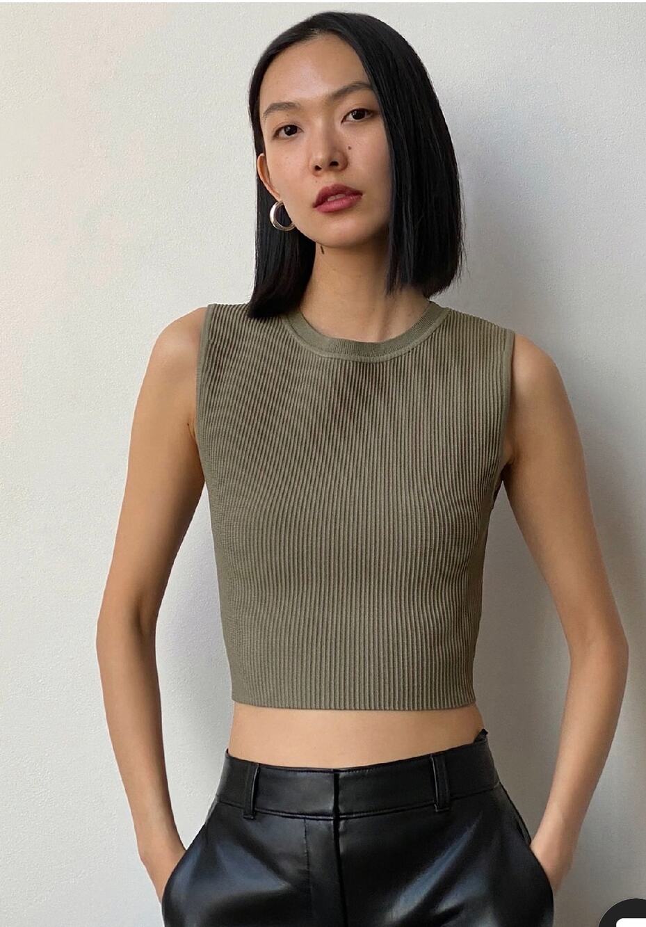 Babaton sculpt knit muscle cropped tank women's size M